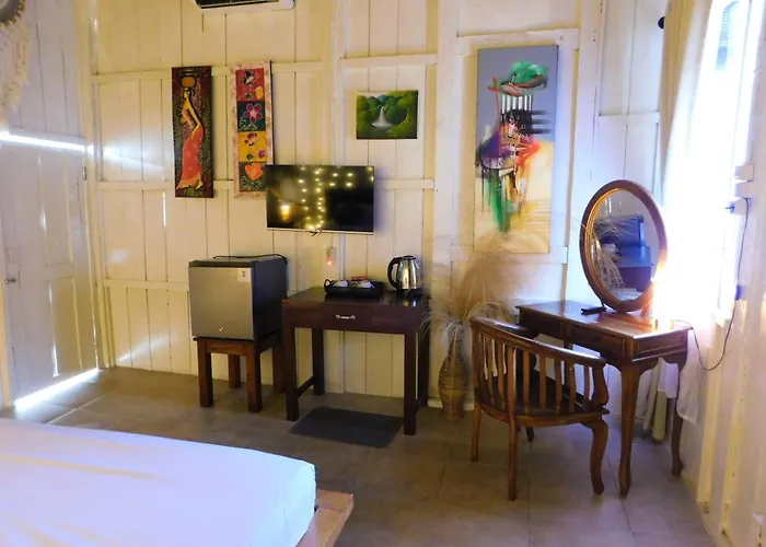Hotel Lotus & Teak 3*